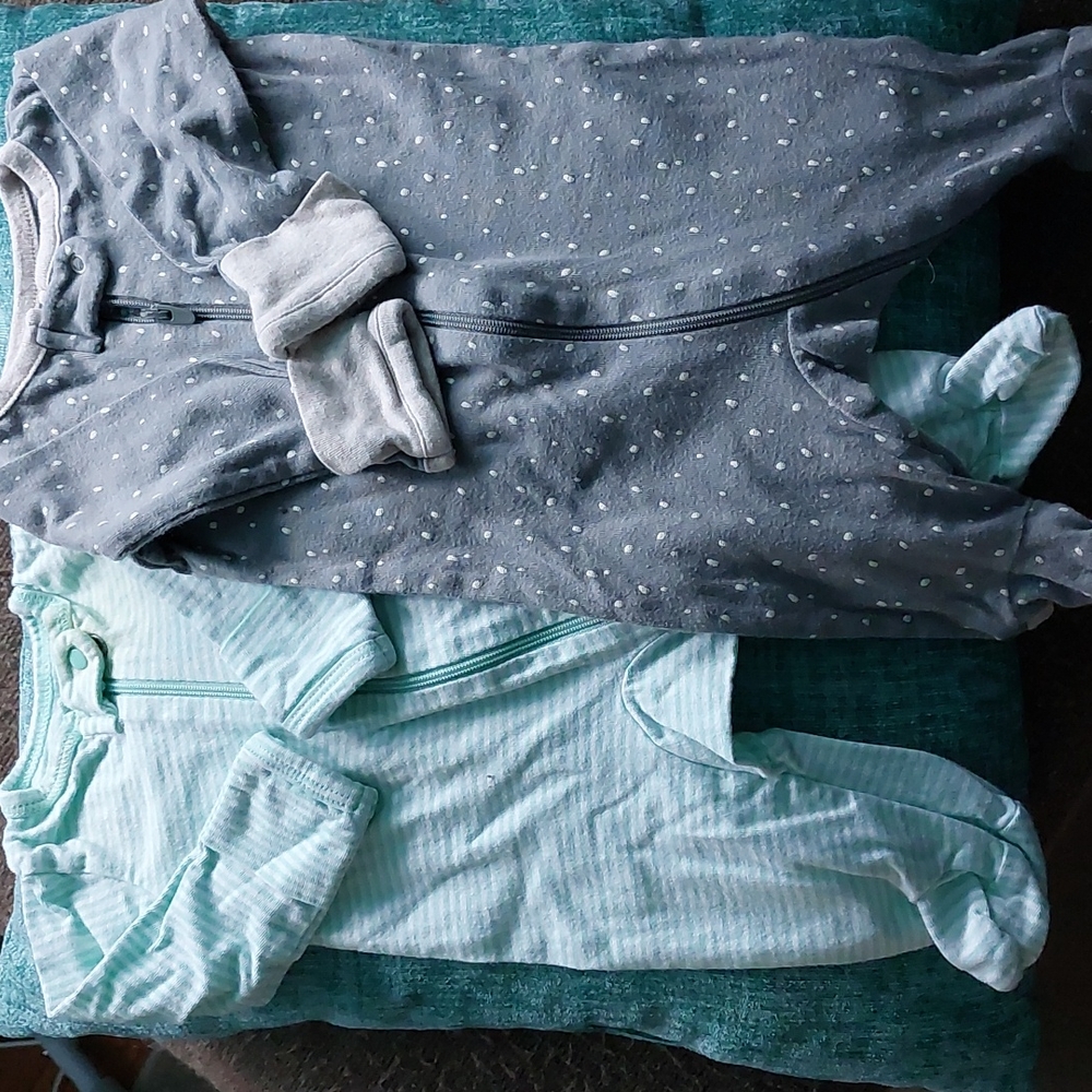 Newborn Long sleeved sleepers